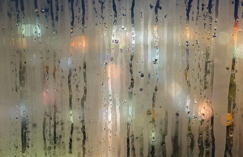 Kondenswasser am Fenster